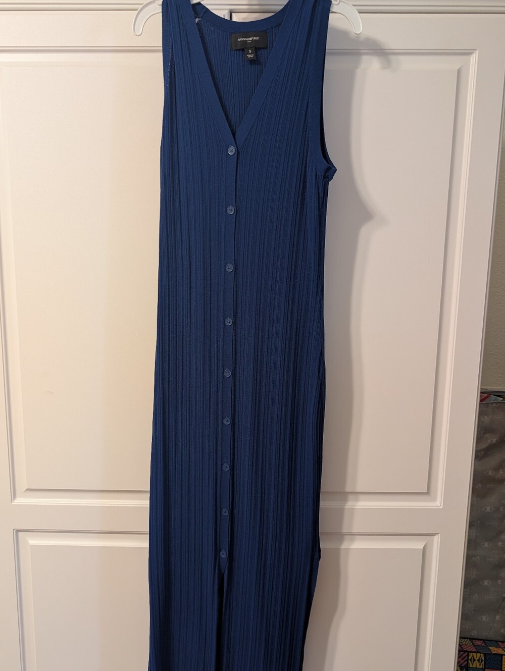 BANANA REPUBLIC - Sleeveless Button Through  Navy Pleated Midi Dress